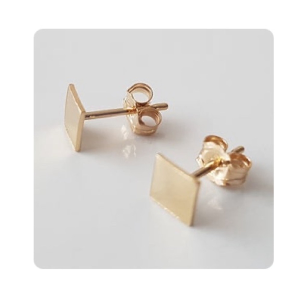 🆕 14K Gold Square Stud Earrings